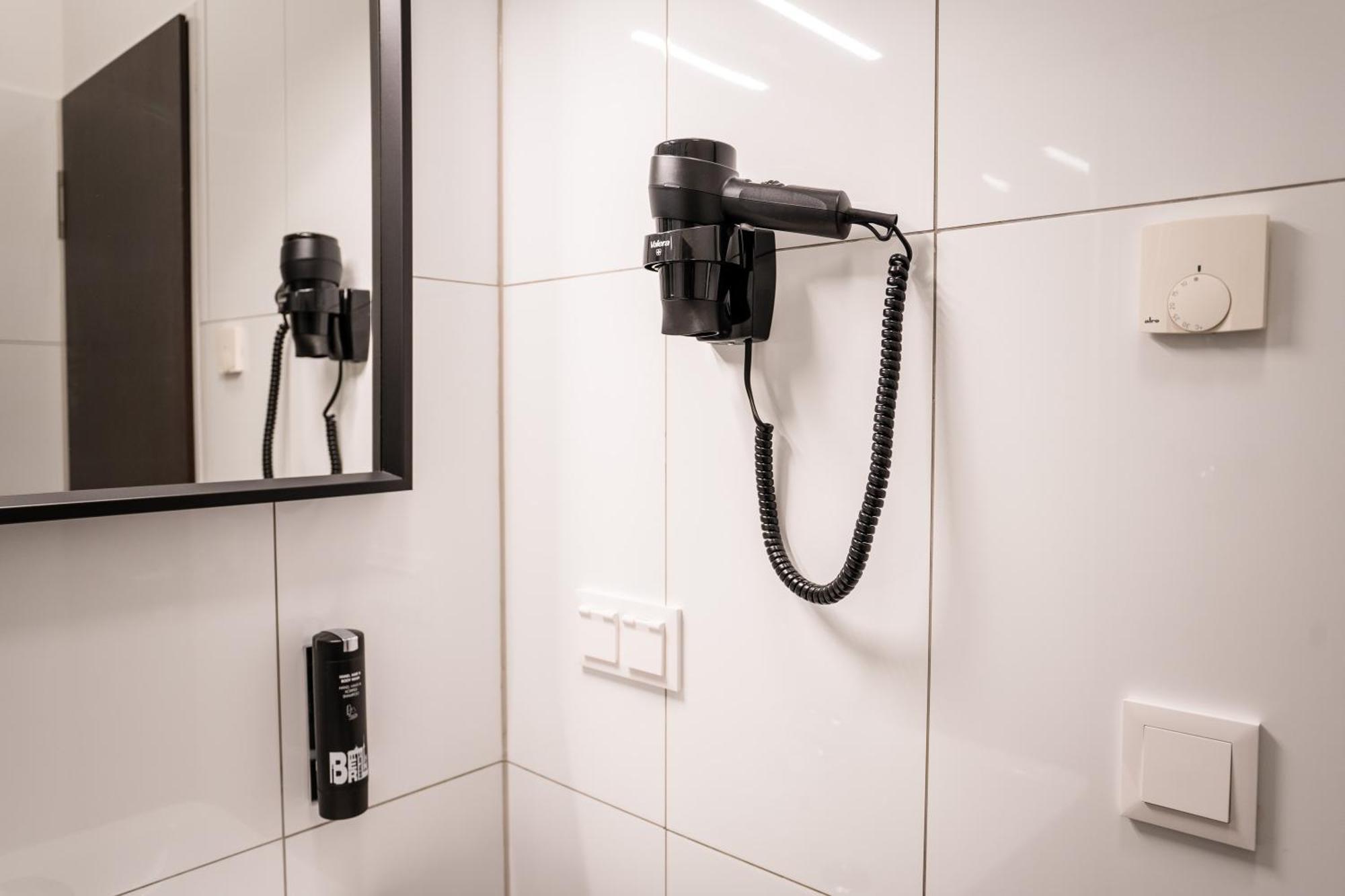 Apartmenthaus Berlin Neukoelln Buitenkant foto