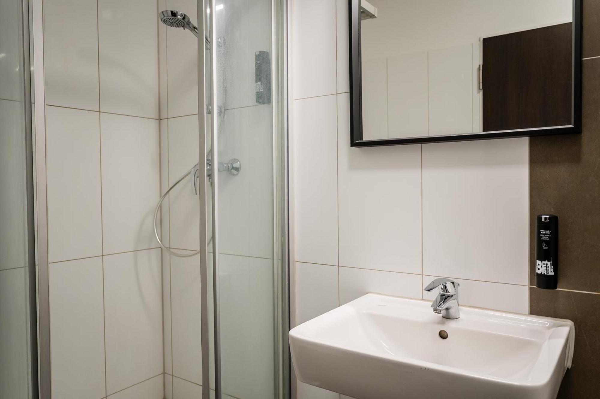 Apartmenthaus Berlin Neukoelln Buitenkant foto