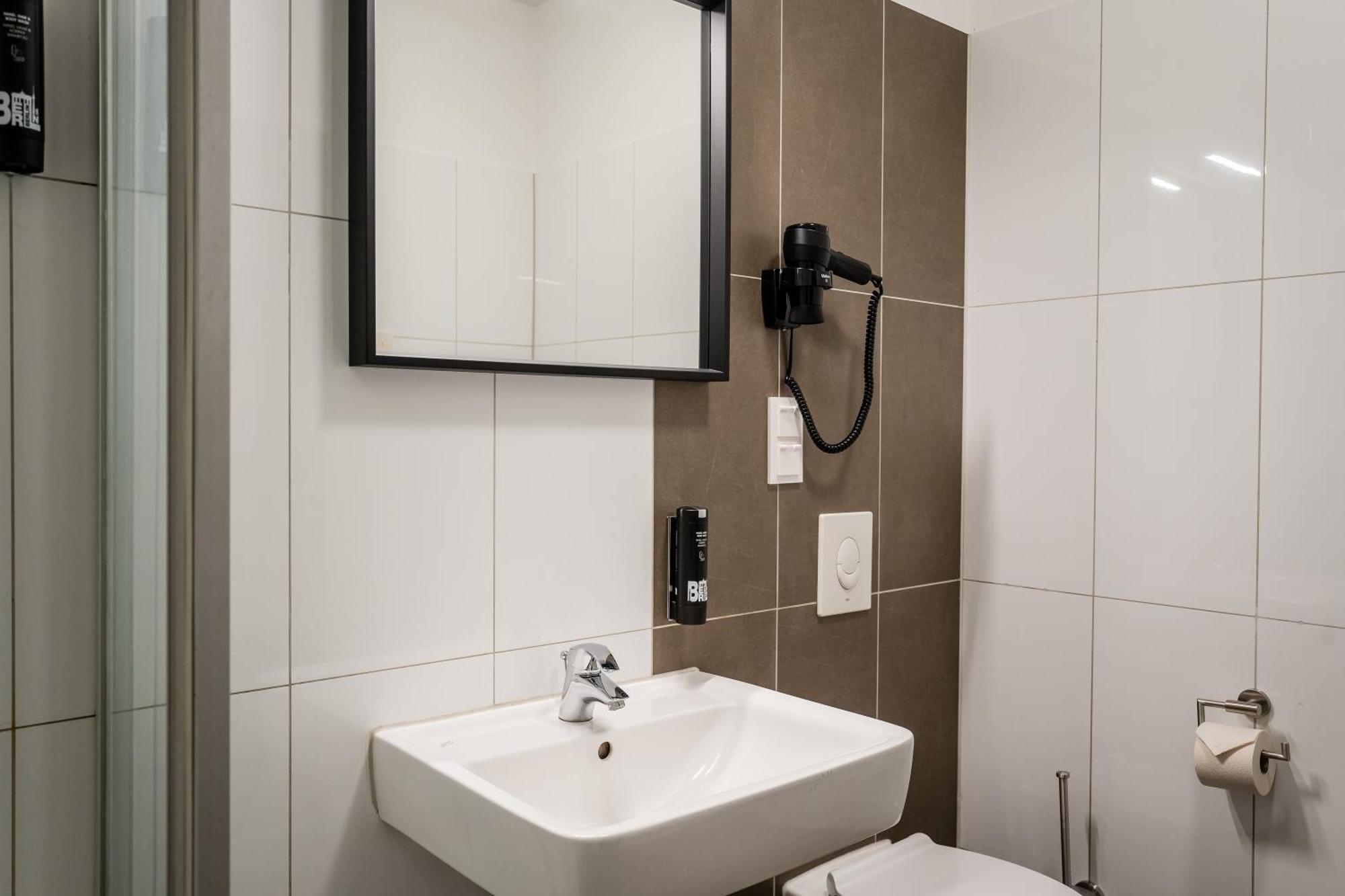Apartmenthaus Berlin Neukoelln Buitenkant foto