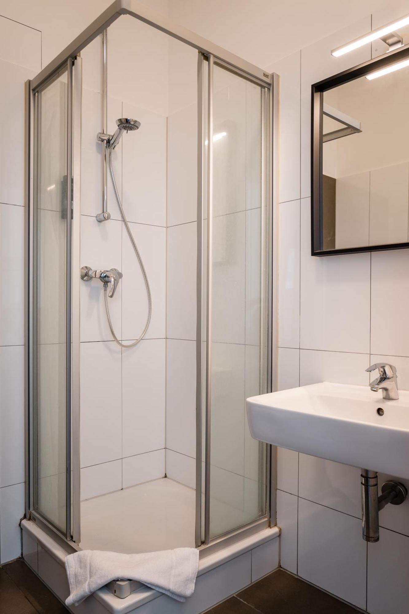 Apartmenthaus Berlin Neukoelln Buitenkant foto